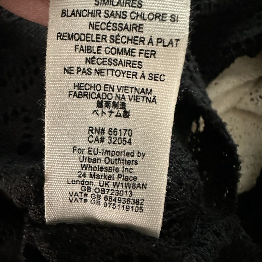 Free People Not Cold In This Black Lace Top M Soft Felted Loose Artsy Bohemian - Picture 9 of 10